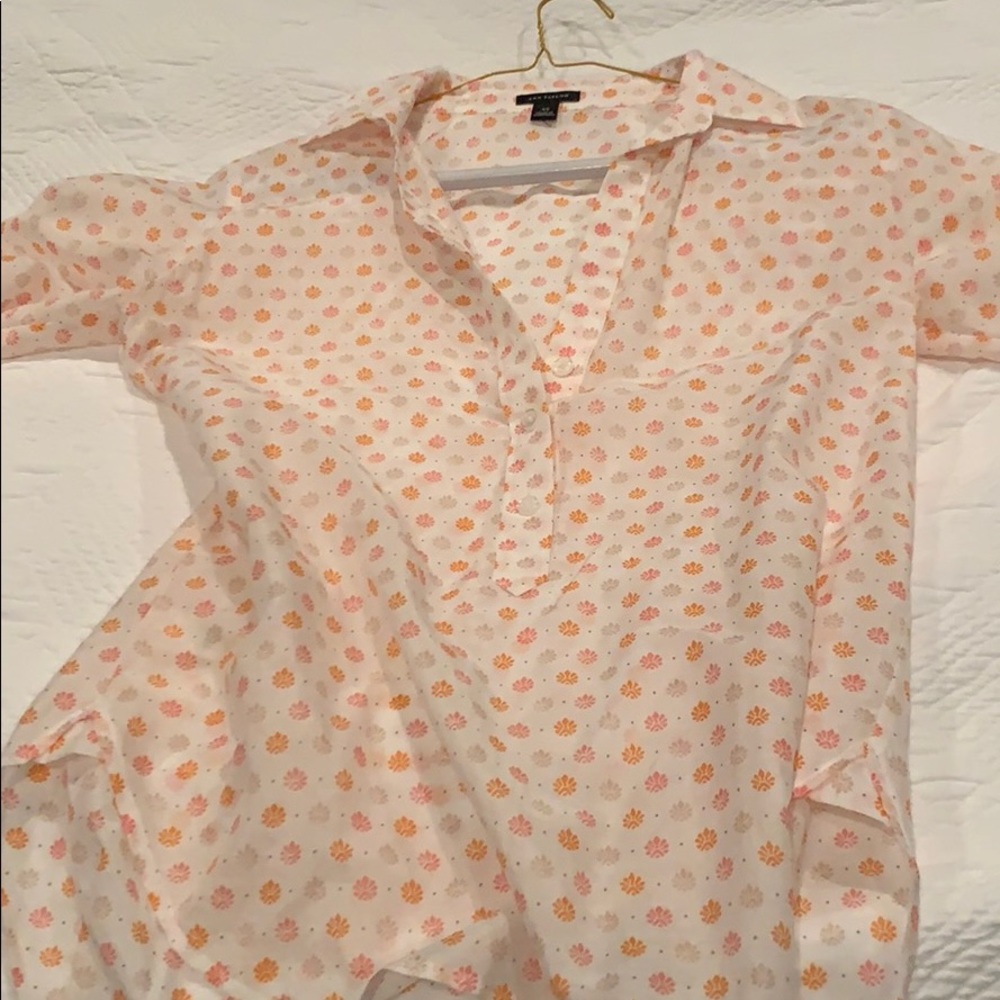 Light weight summer button down collar shirt